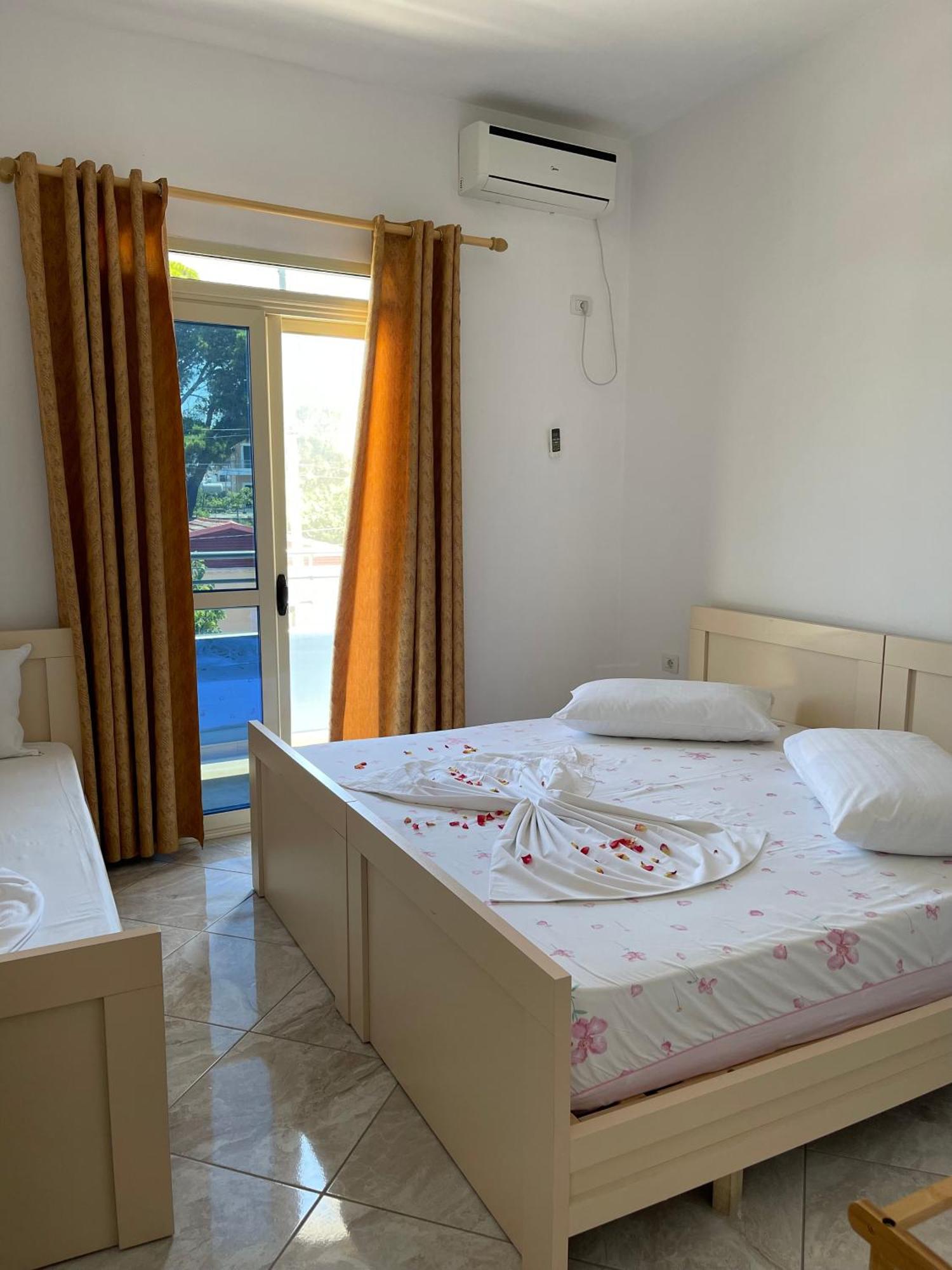 Kristeo Apartamento Vlorë Exterior foto