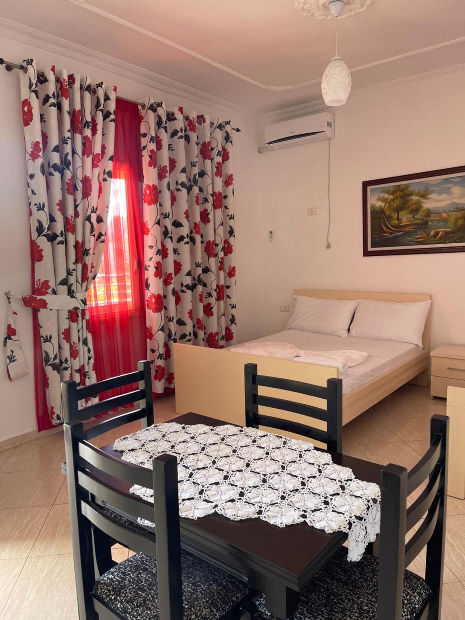Kristeo Apartamento Vlorë Exterior foto