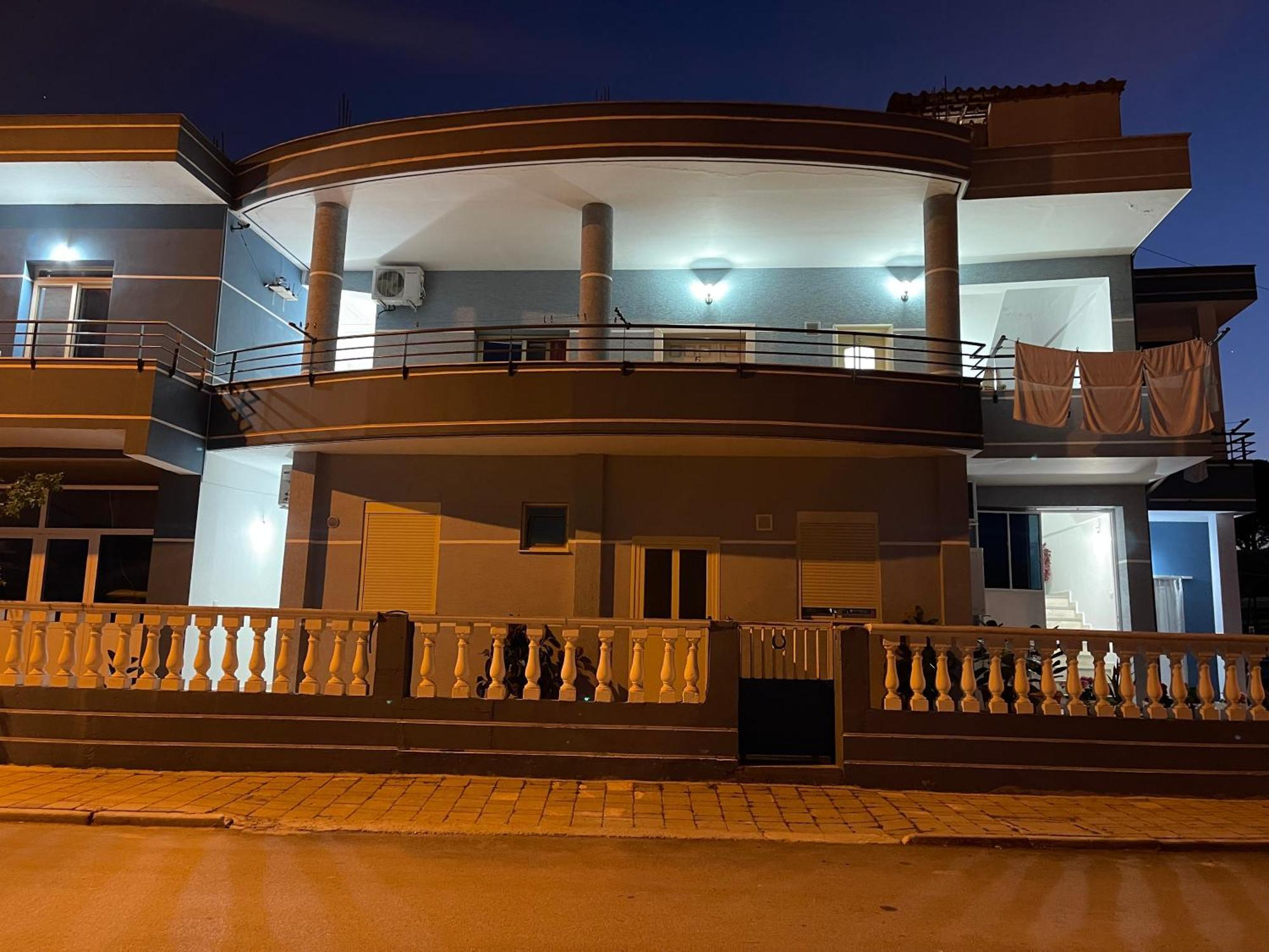Kristeo Apartamento Vlorë Exterior foto